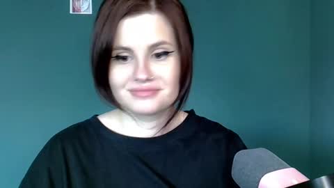 dellacrush_ online show from February 24, 2025, 5:09 pm