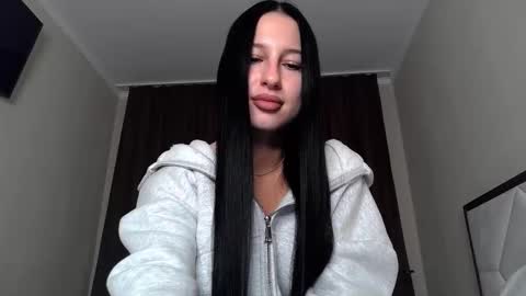 Snapshot of delly_love chatting on October 13, 2025, 7:36 pm delly_love online show from October 13, 2025, 7:36 pm