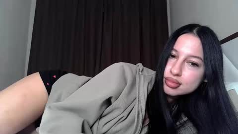 Snapshot of delly_love chatting on October 14, 2025, 7:25 pm delly_love online show from October 14, 2025, 7:25 pm