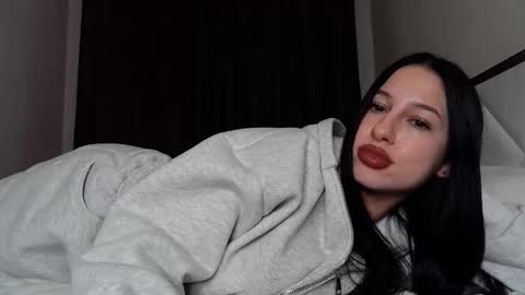 Snapshot of delly_love chatting on October 16, 2025, 7:26 pm delly_love online show from October 16, 2025, 7:26 pm