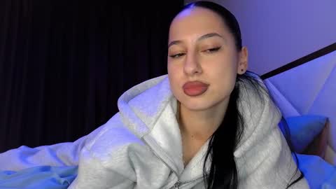 delly_love online show from October 27, 2025, 6:56 pm