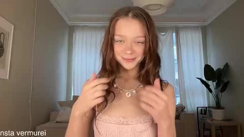 Delora online show from October 21, 2025, 9:21 am