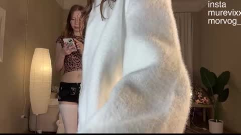 Delora online show from November 9, 2025, 1:20 pm