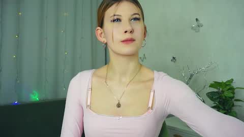 Katrin online show from December 18, 2025, 7:42 pm