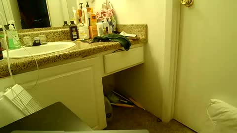 Chocolatekink online show from April 7, 2026, 5:19 am