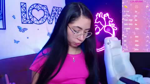 Snapshot of demyanderson_ chatting on February 19, 2025, 9:25 pm Demy online show from February 19, 2025, 9:25 pm