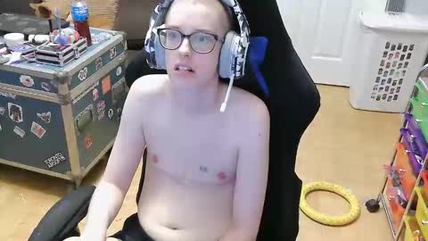 Snapshot of demyx981 chatting on October 17, 2025, 3:20 am Demyx Time online show from October 17, 2025, 3:20 am