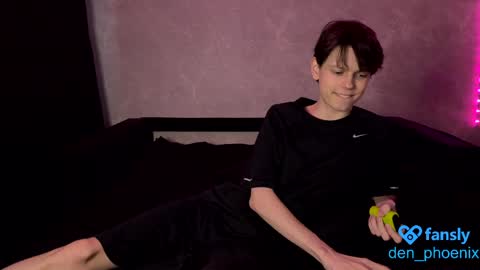 Snapshot of den_phoenix_ chatting on April 22, 2026, 2:03 am Den Shorty online show from April 22, 2026, 2:03 am