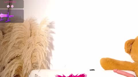   online show from October 15, 2025, 6:35 am