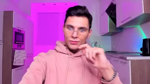 Den online show from December 4, 2024, 4:21 am