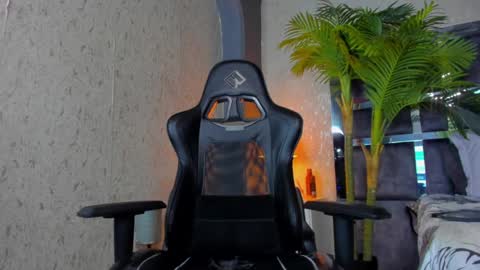 dennis_cox_ online show from February 4, 2025, 4:18 pm