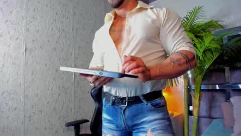 dennis_cox_ online show from February 14, 2025, 10:49 am