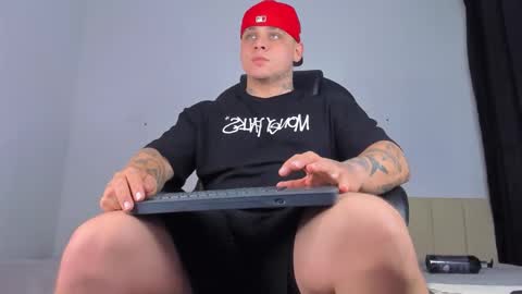 dennis munera online show from January 6, 2026, 12:42 pm