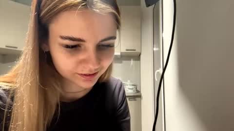 Denni online show from September 27, 2025, 5:07 pm