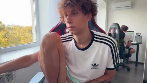 Snapshot of denobluora chatting on September 19, 2025, 8:49 am Jasper   online show from September 19, 2025, 8:49 am