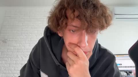 Snapshot of denobluora chatting on September 20, 2025, 1:23 pm Jasper   online show from September 20, 2025, 1:23 pm