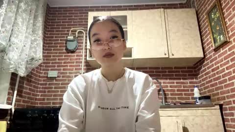 Snapshot of denysebernacchi chatting on October 2, 2025, 2:02 pm Emma online show from October 2, 2025, 2:02 pm