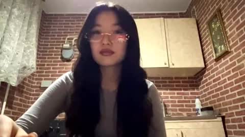 Emma online show from November 23, 2025, 1:00 pm