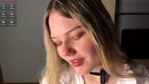 Luna online show from March 22, 2026, 3:48 pm