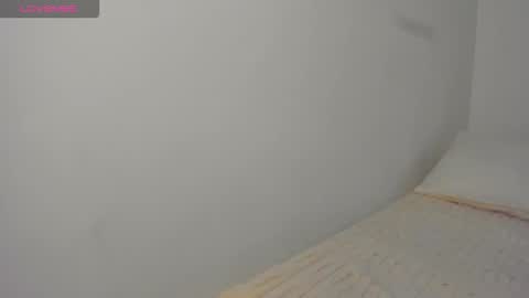 Dephne online show from December 16, 2025, 4:39 am