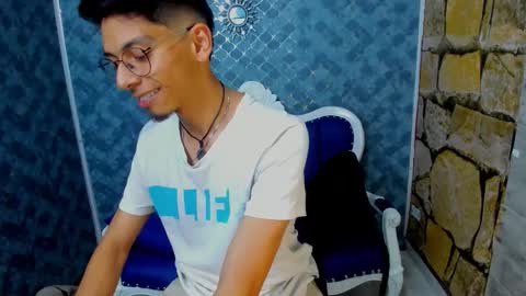 Snapshot of dereck_monroe chatting on December 16, 2025, 11:48 am Dereck online show from December 16, 2025, 11:48 am