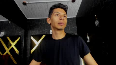 Snapshot of dereck_monroe chatting on May 25, 2026, 1:06 pm Dereck online show from May 25, 2026, 1:06 pm
