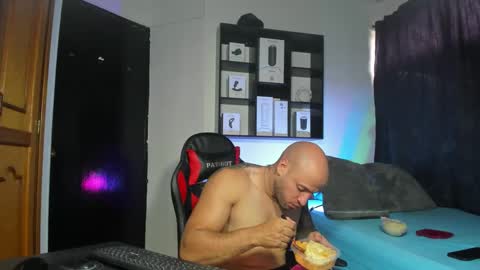 dereckgreen online show from December 17, 2024, 7:04 pm