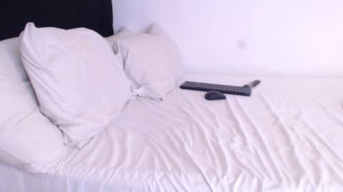 Derek online show from December 8, 2024, 5:33 pm