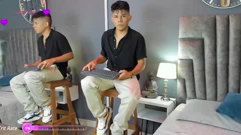 Snapshot of derek_hussain chatting on December 22, 2024, 11:11 am Derek Hussain online show from December 22, 2024, 11:11 am