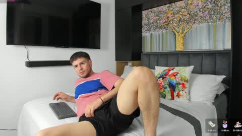 Snapshot of derek_hussain chatting on January 29, 2025, 12:01 am Derek Hussain online show from January 29, 2025, 12:01 am