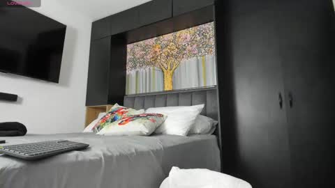 Snapshot of derek_hussain chatting on February 27, 2025, 9:58 pm Derek Hussain online show from February 27, 2025, 9:58 pm