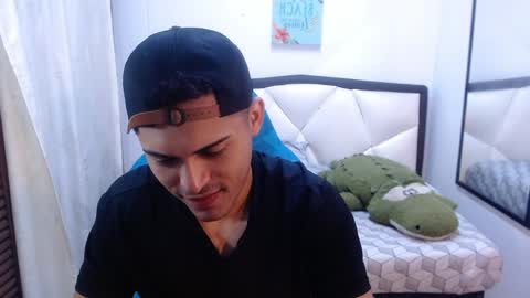 D E R E K online show from April 7, 2026, 11:32 am