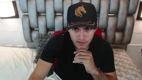 D E R E K online show from April 16, 2026, 12:50 pm