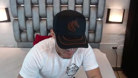 D E R E K online show from April 17, 2026, 12:30 pm