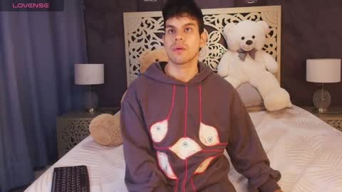 derek_voss online show from June 6, 2026, 12:43 pm
