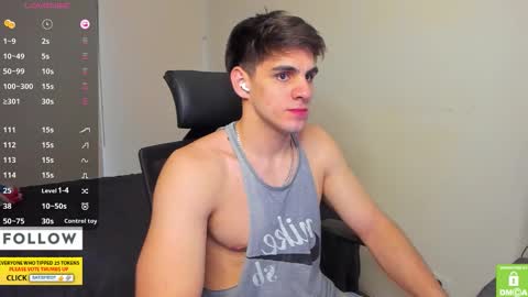 Snapshot of derekcb chatting on December 3, 2025, 11:41 am Derekcb online show from December 3, 2025, 11:41 am