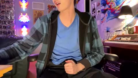 Snapshot of derekdings chatting on October 13, 2025, 9:20 am derekdings online show from October 13, 2025, 9:20 am