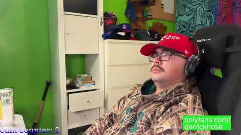 Snapshot of derrick_hose chatting on January 10, 2025, 9:10 pm Derrick Hose online show from January 10, 2025, 9:10 pm