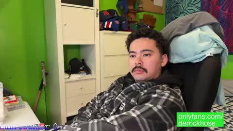 Snapshot of derrick_hose chatting on February 6, 2025, 6:02 pm Derrick Hose online show from February 6, 2025, 6:02 pm