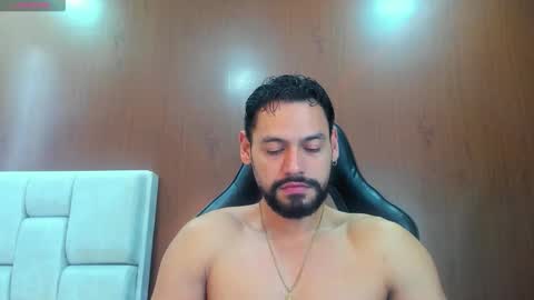 Snapshot of derrybigger_cm chatting on October 28, 2025, 8:33 pm DerryBigger CM online show from October 28, 2025, 8:33 pm