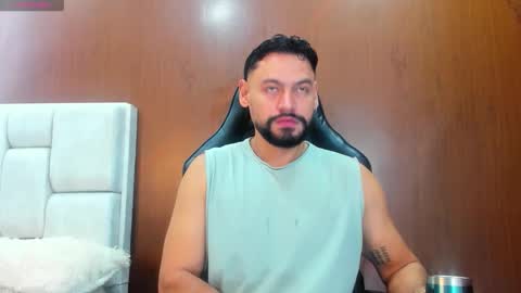 Snapshot of derrybigger_cm chatting on October 30, 2025, 2:18 pm DerryBigger CM online show from October 30, 2025, 2:18 pm