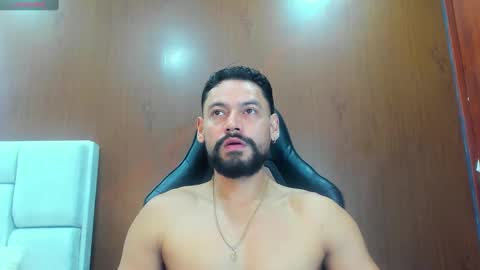 Snapshot of derrybigger_cm chatting on November 6, 2025, 2:07 pm DerryBigger CM online show from November 6, 2025, 2:07 pm