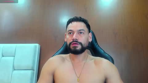 Snapshot of derrybigger_cm chatting on November 8, 2025, 5:23 pm DerryBigger CM online show from November 8, 2025, 5:23 pm