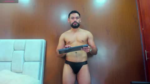 Snapshot of derrybigger_cm chatting on December 19, 2025, 7:43 pm DerryBigger CM online show from December 19, 2025, 7:43 pm