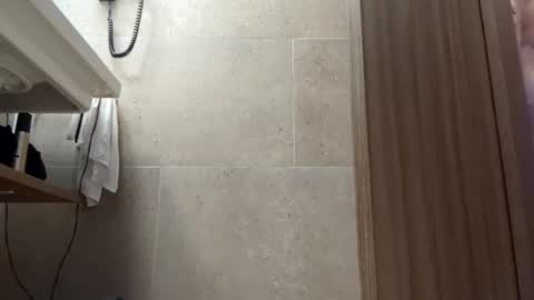 Snapshot of designerskier chatting on January 2, 2025, 10:58 am designerskier online show from January 2, 2025, 10:58 am