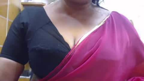 Snapshot of desimaisa130 chatting on June 17, 2026, 4:52 pm Maisa online show from June 17, 2026, 4:52 pm