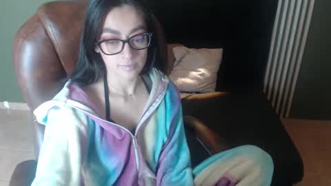 Snapshot of desiring__angel chatting on December 18, 2024, 10:30 am Desiring Angel online show from December 18, 2024, 10:30 am