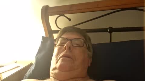 Desmon1958 online show from April 6, 2026, 12:28 pm