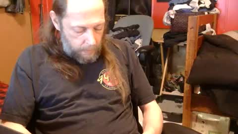 Snapshot of desolation2012 chatting on April 2, 2026, 9:51 am desolation2012 online show from April 2, 2026, 9:51 am
