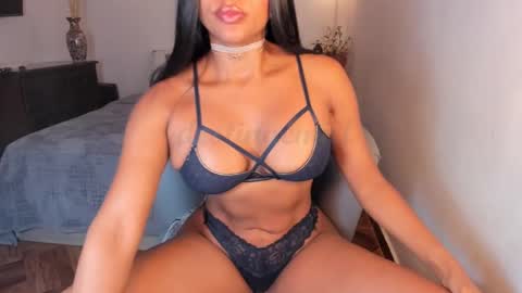 Snapshot of destinnemil chatting on January 11, 2025, 2:47 pm Destinne Mill online show from January 11, 2025, 2:47 pm